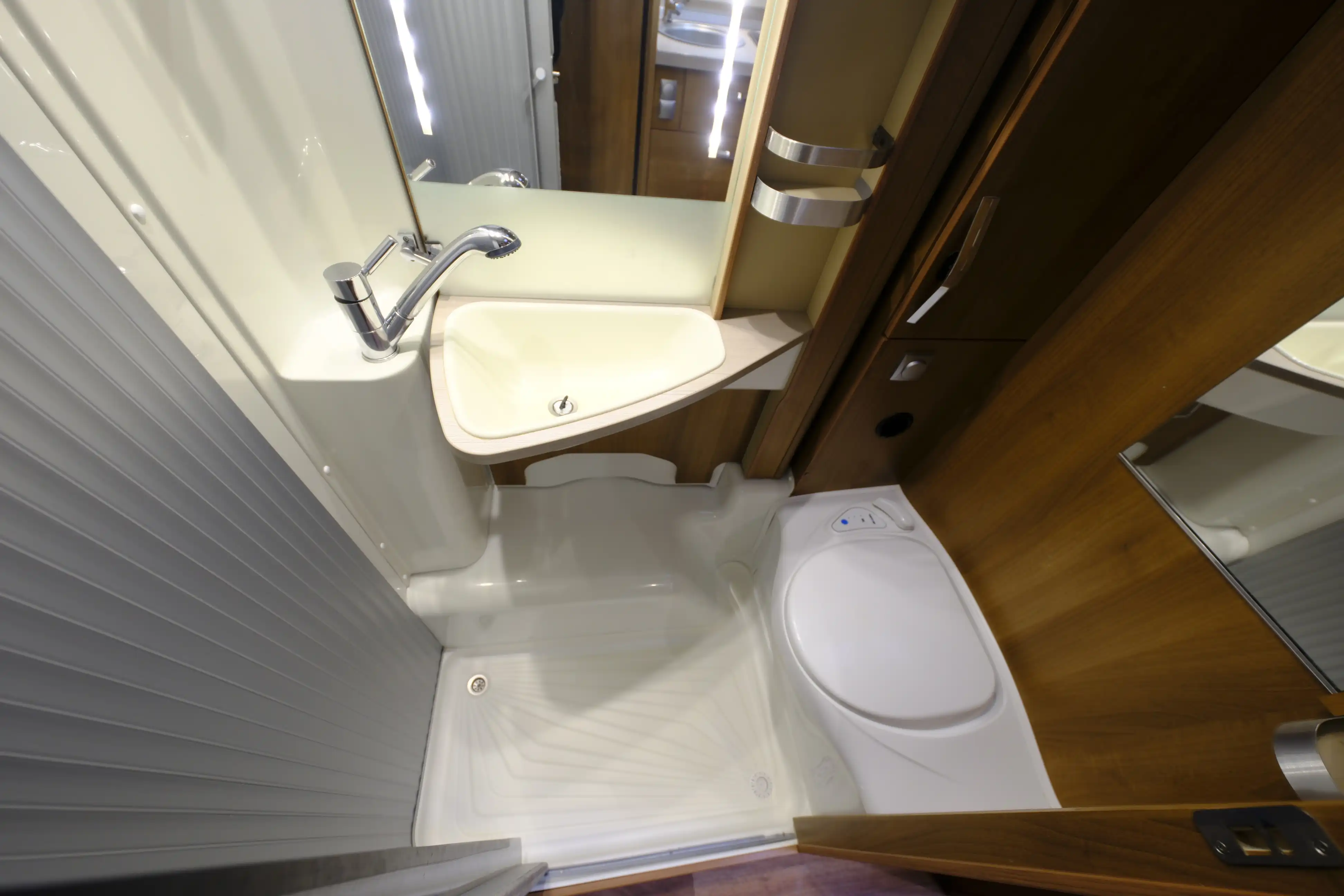 KNAUS Van TI 650 MEG Platinum Selection - Ansicht 13